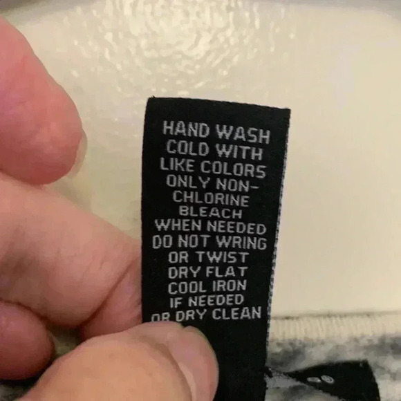 Jillian Jones  asymmetrical cardigan, 70% wool/20% rabbit, white/gray pattern - Picture 6 of 6